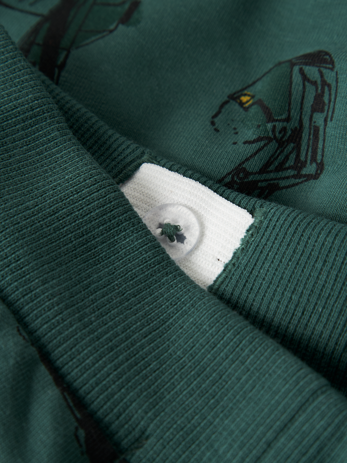 model_shot-front_full